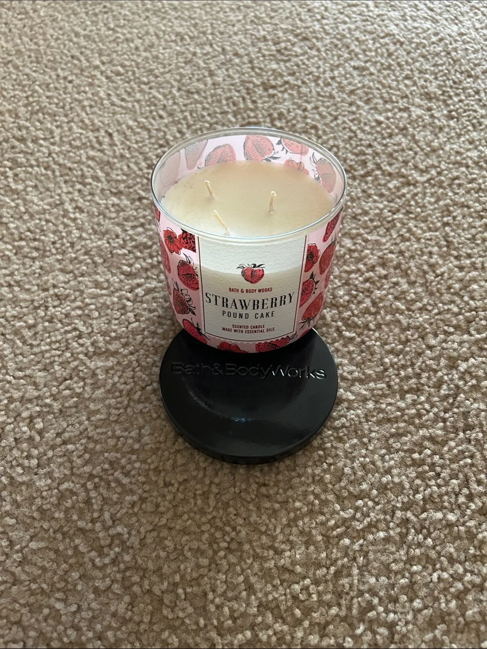 Bath & Body Works Strawberry Pound Cake 3-Wick Candle - Pink